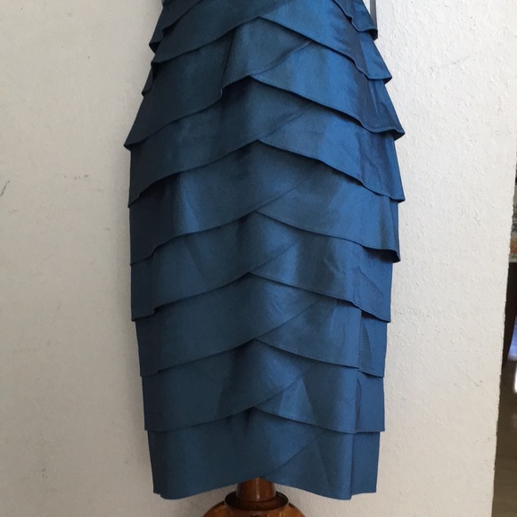 Adrianna Papell Tafetta Shutter Layered Dress, Size 6 - Picture 4 of 13